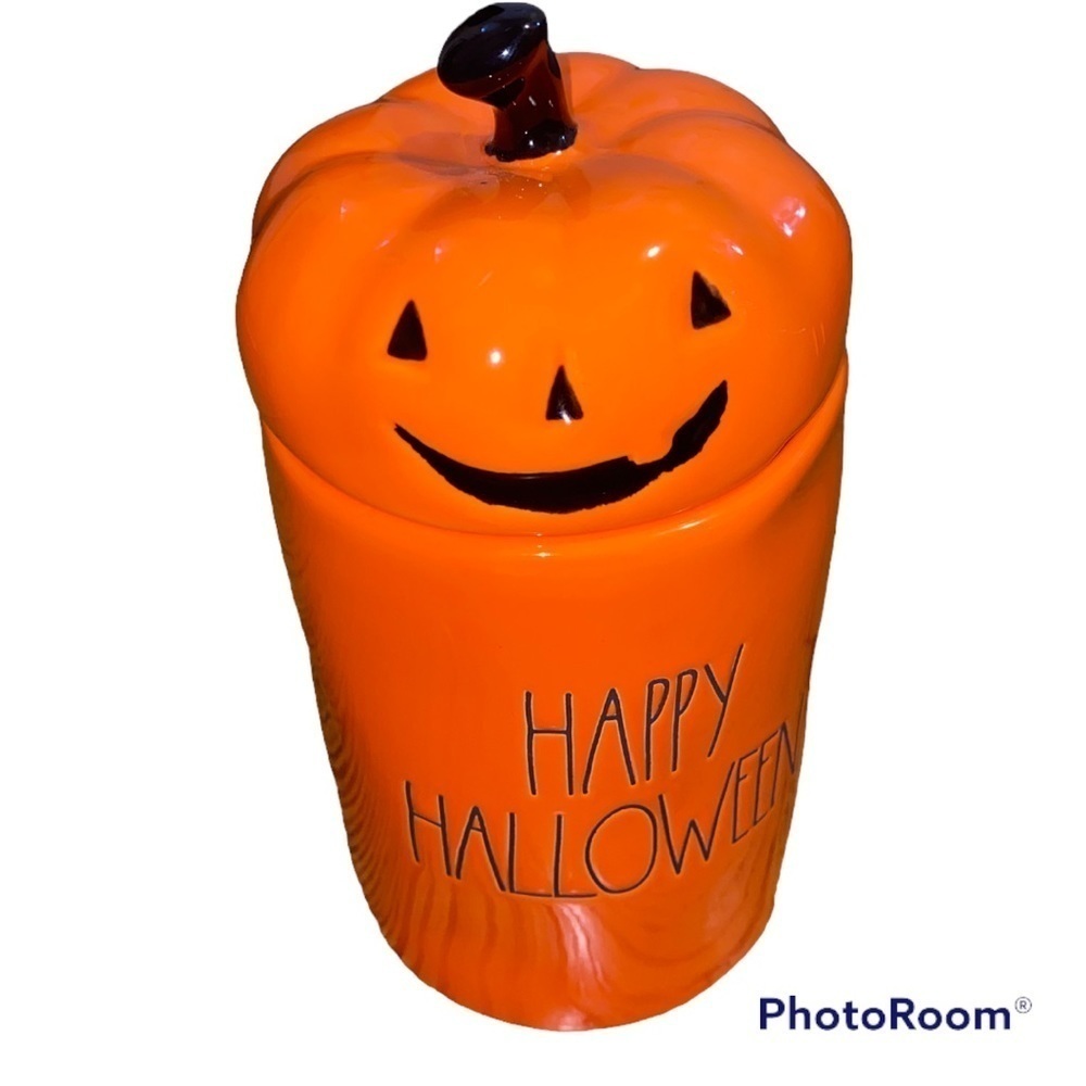 Rae Dunn 13.2 oz. “Happy Halloween” Candle